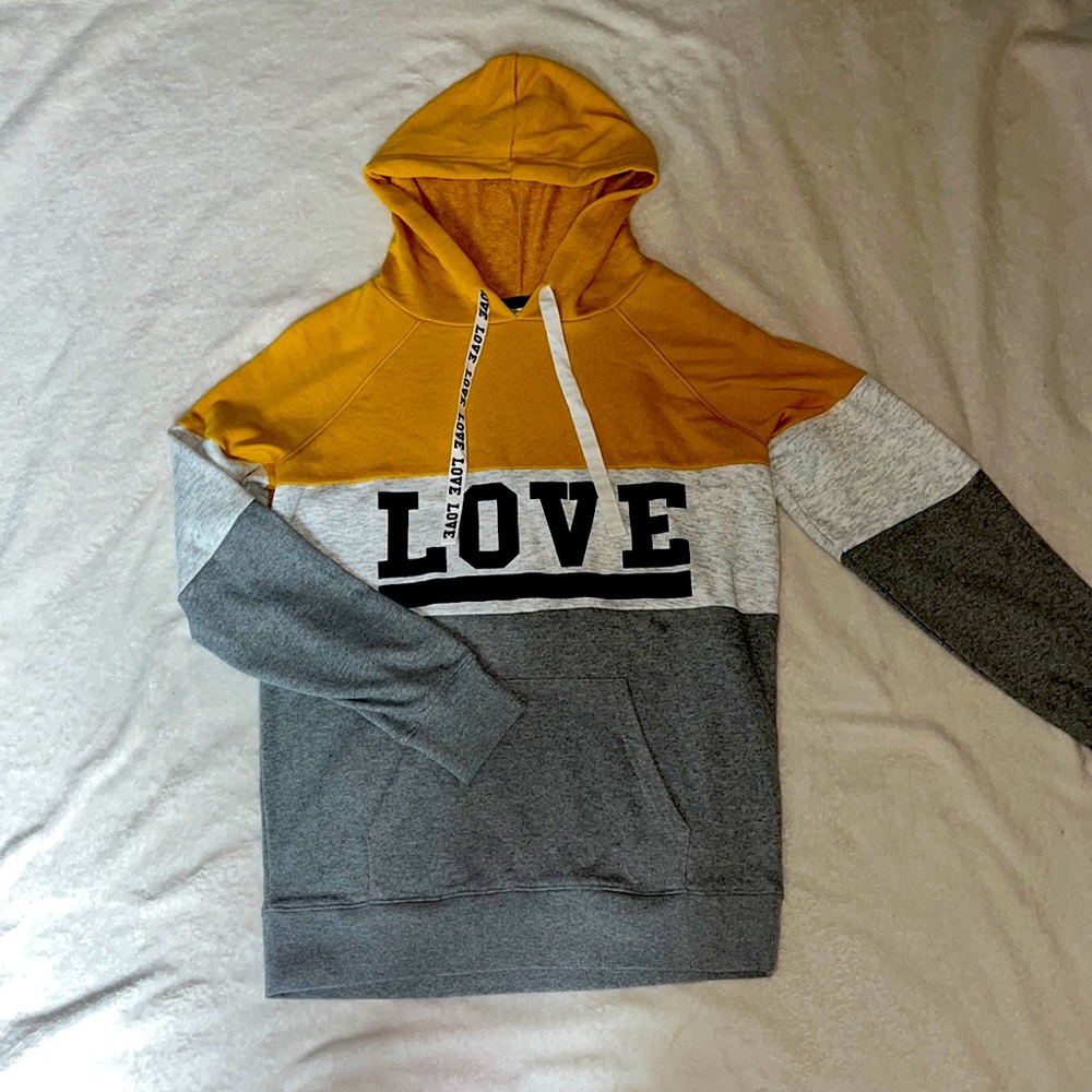 Bobbie Brooks Sweatshirt